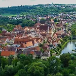 Modernes Blues In Ruhiger Altstadtlage Perfekt Fuer Paare Geniesser Und Auszeiten In Der Weinregion Ihr Gemuetliches Zuhause In