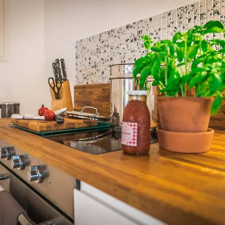 Modernes Apartment Blues In Ruhiger Altstadtlage Perfekt Fuer Paare Geniesser Und Auszeiten In Der Weinregion Ihr Gemuetliches Zuhause In Besigheim Διαμέρισμα *