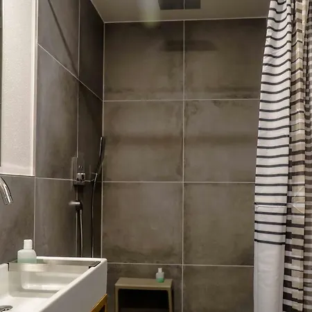 アパート Modernes Apartment Blues In Ruhiger Altstadtlage Perfekt Fuer Paare Geniesser Und Auszeiten In Der Weinregion Ihr Gemuetliches Zuhause In Besigheim *