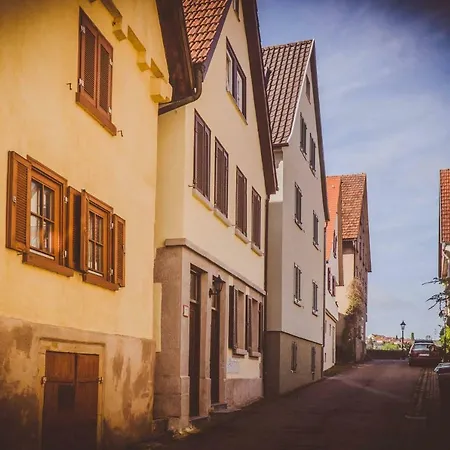 Modernes Apartment Blues In Ruhiger Altstadtlage Perfekt Fuer Paare Geniesser Und Auszeiten In Der Weinregion Ihr Gemuetliches Zuhause In Besigheim アパート